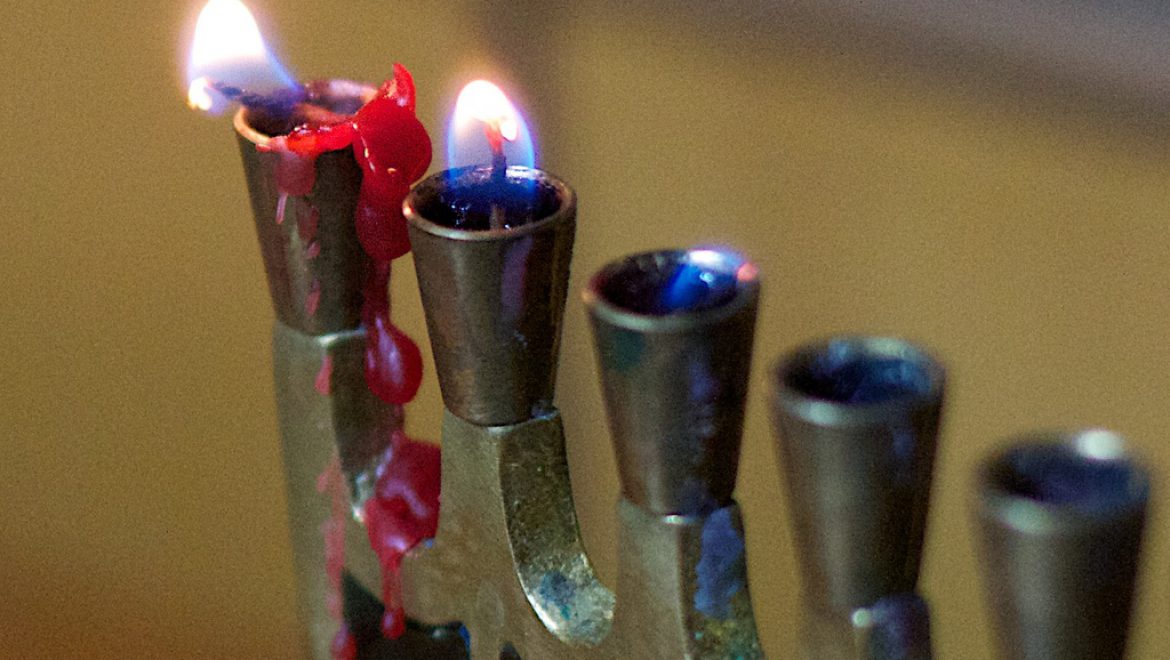 How to Light the Hannukah Candles (Conservative Tradition): Blessings & Songs