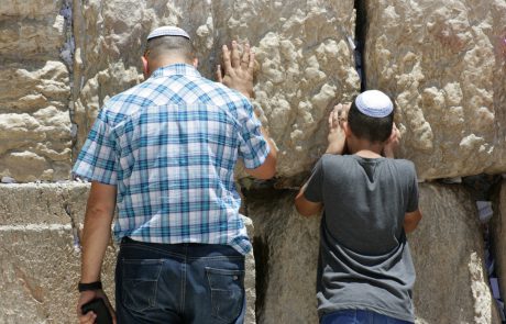 5 Psalms to Recite at the Western Wall
