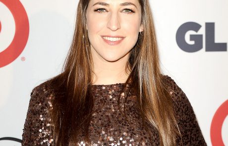 Mayim Bialik: How Many Shabbat Candles Does a Divorced Woman Light?