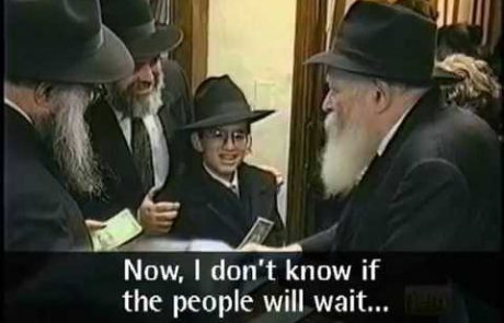 The Lubavitcher Rebbe Blesses Bar/Bat Mitzvah Celebrants